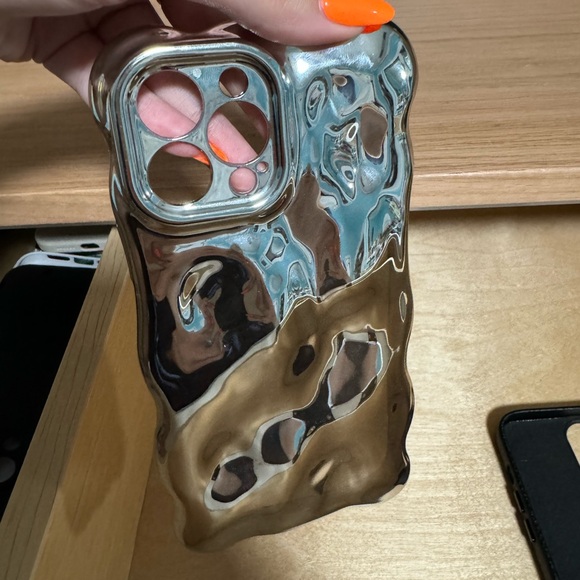 iPhone 13 Pro Max silver case - Picture 3 of 4